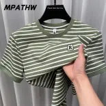 MPATHW  Áo thun sọc nam mùa hè với họa tiết chữ thêu, phong cách thời trang và đa năng