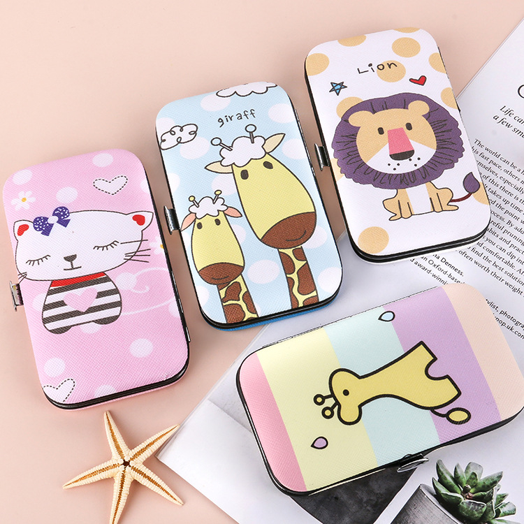 Bộ Dụng Cụ Bấm Móng Bằng Thép Không Gỉ - Bộ Cao Cấp Hộp Hình Thú Hoạt Hình Dễ Thương, Đáng Yêu 7 Món Tiện Lợi Nhỏ Gọn