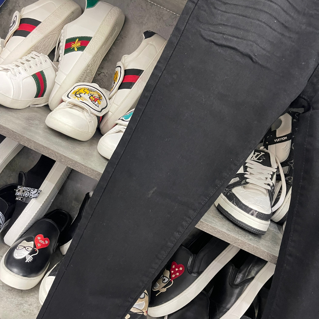 Quần jean bò nam Dsq2 slimfit đen trơn in sơn chữ Dsquared2 ngang đùi 4 cúc cài boy phố basic HHH MQU 030