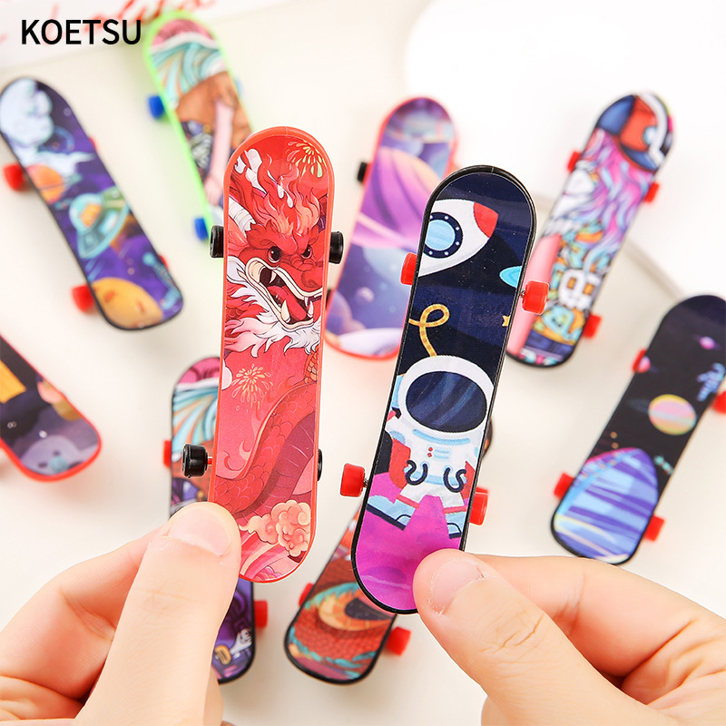 Koetsu, the Most Creative Finger Skateboard Toy. Fun Table to Relieve Stress with a Cool Design. ราคา 17 บาท*ส่งฟรี