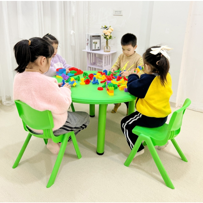 Thaitrendy โต๊ะเก้าอี้เรียนหนังสือ โต๊ะเด็ก โต๊ะเขียนหนังสือเด็ก โต๊ะทำการบ้าน โต๊ะเด็กอนุบาล ราคา 1,901 บาท*ส่งฟรี
