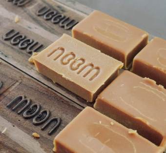 Đường mía thô Noom - 1 bánh lẻ