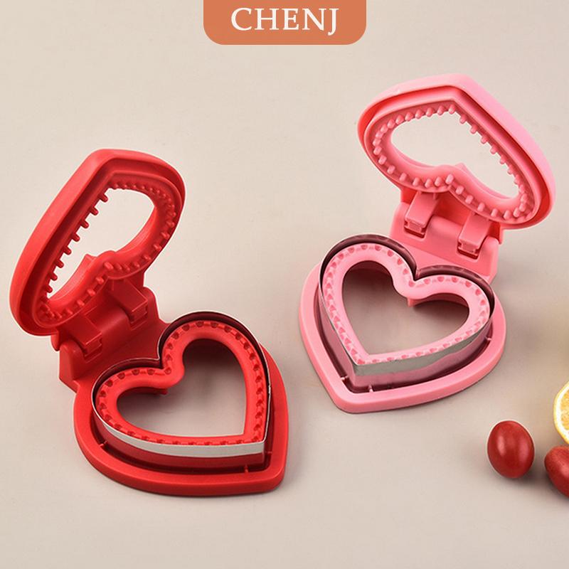 [COD] CHENJ เครื่องตัดแซนวิชและซีลเลอร์เครื่องตัดแซนวิชแบบพลิกสำหรับอาหารกลางวันเด็กแม่พิมพ์ขนมปังแซนวิชใบมีดสแตนเลส ราคา 63 บาท*ส่งฟรี