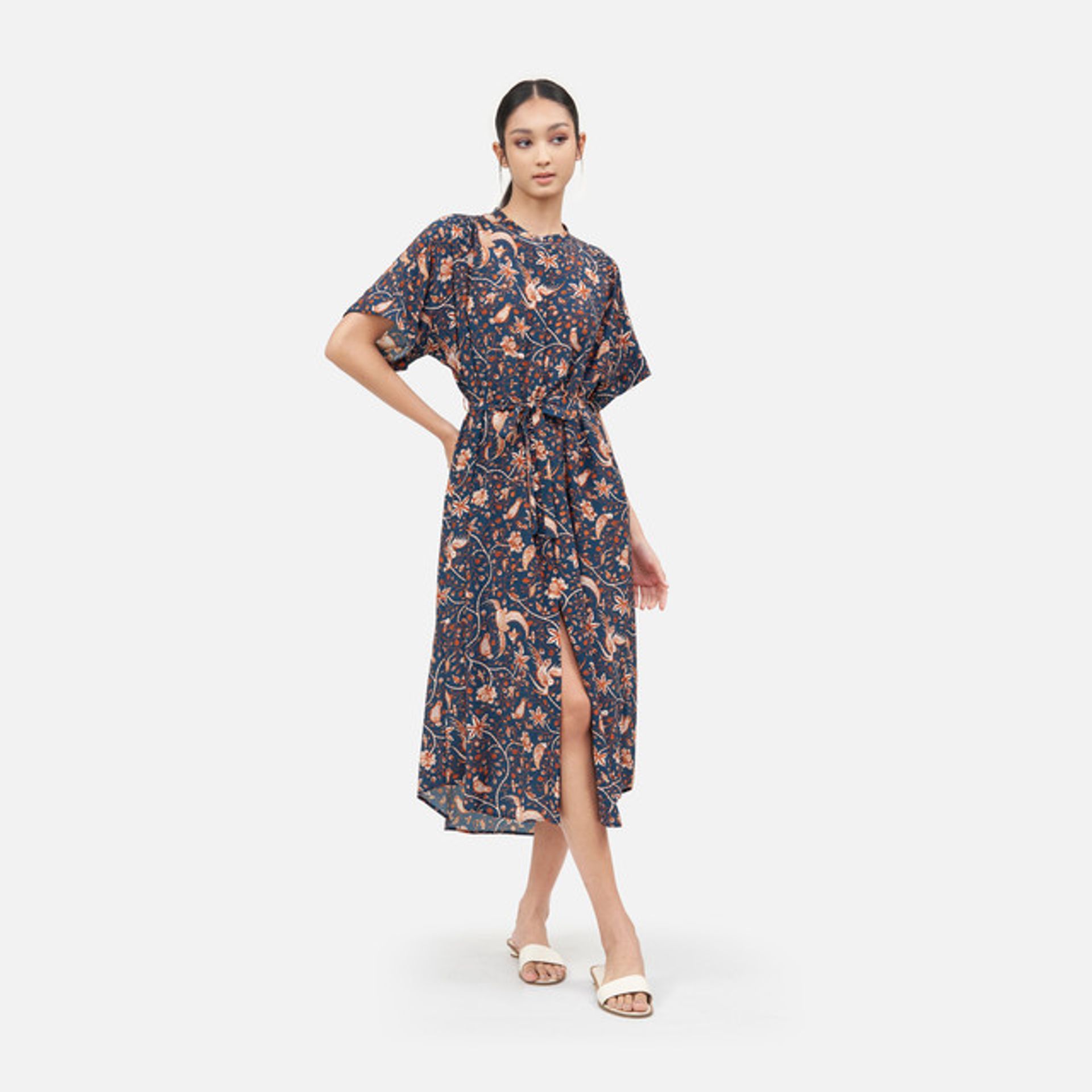 Cirebon Silk Crepe Batwing Sleeve Dress - Dark Blue ราคา 6,000 บาท*ส่งฟรี