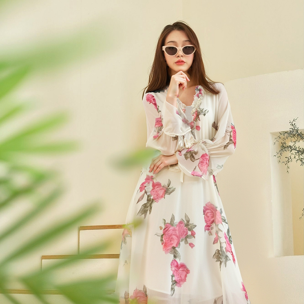 BRANCHÉ ชุดสำหรับผู้หญิงฤดูร้อนฝรั่งเศสหรูหราสะบัดดอกไม้นัวเนียแขนคอวีเสื้อ Midi เอวสูง A-Line กระโปรงวันหยุดชุด B250313 ราคา 1,130 บาท*ส่งฟรี