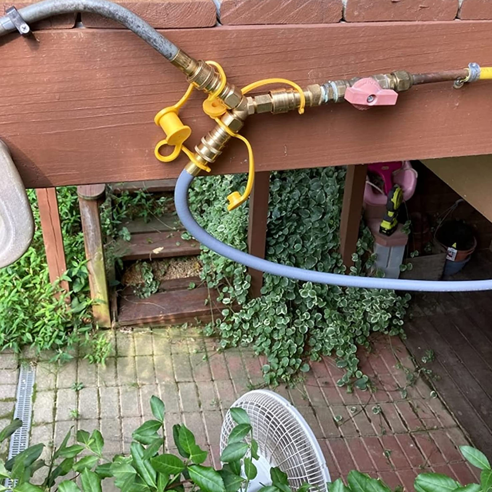 Brass Quick Connect Two Way Gas Splitter 3/8 Inch Y Connector for Grills Generators Patio Heaters with Sturdy Rubber Cap Connects 2 LPG Units for Weber Charbroil Pizza ราคา 508 บาท*ส่งฟรี