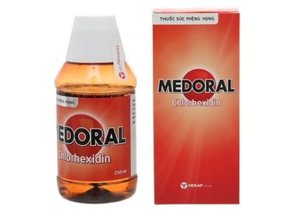 Medoral chai 250ml nước súc miệng ngăn ngừa nhiễm khuẩn, viêm họng giá rẻ