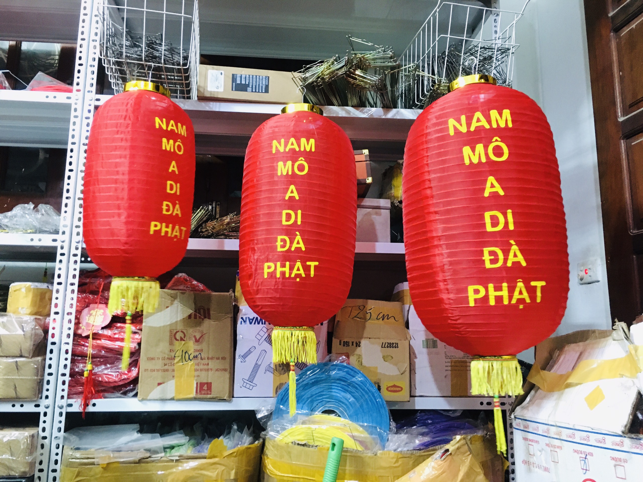 Đèn lồng vải lụa in chữ NAM MÔ A DI ĐÀ PHẬT trang trí ngoài trời