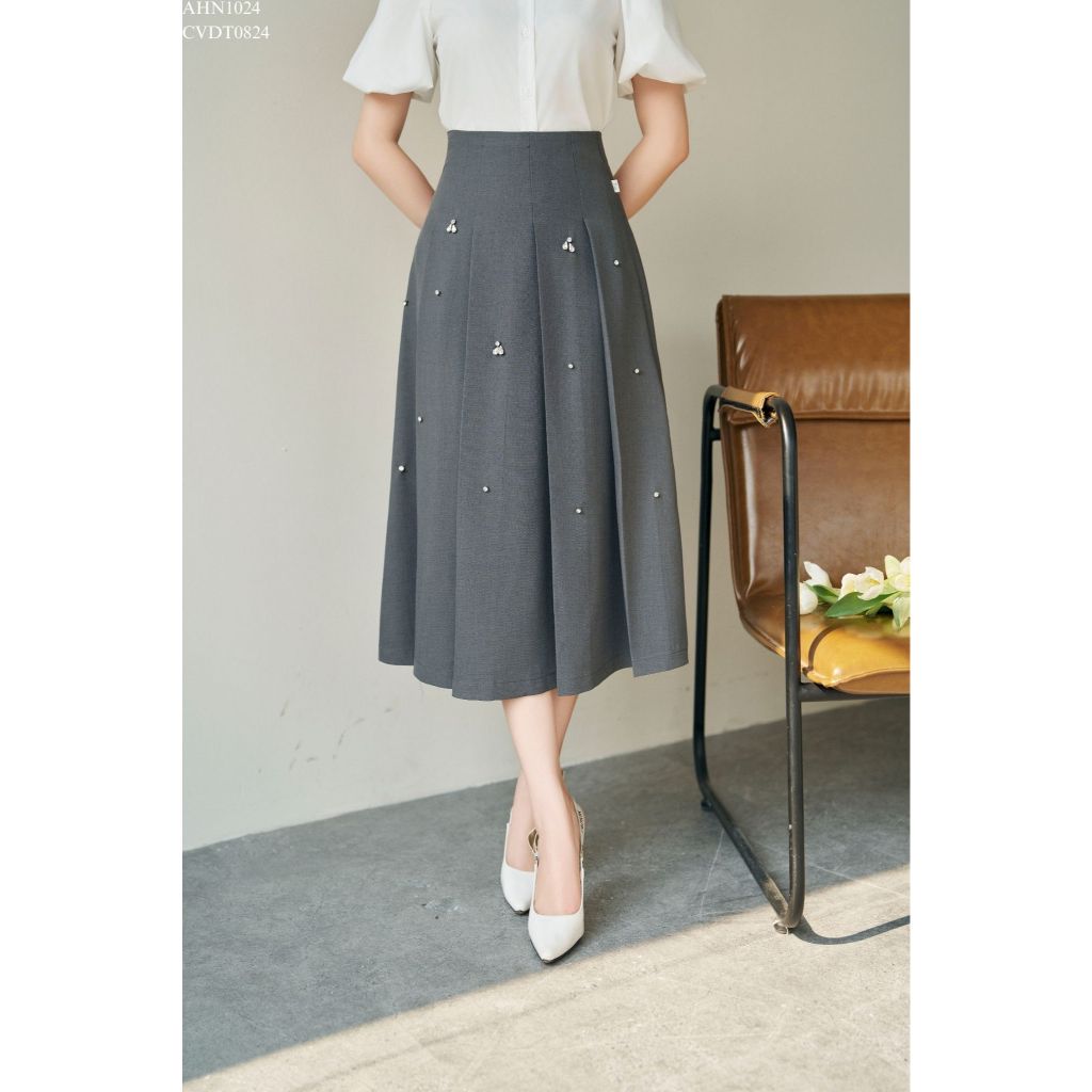  Chân váy nữ cạp liền chiết ly đính đá dáng xoè nữ tính TIINSTORE CHD334 