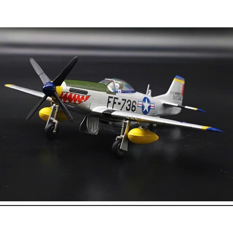 Mô hình máy bay P51 Mustang 1/48