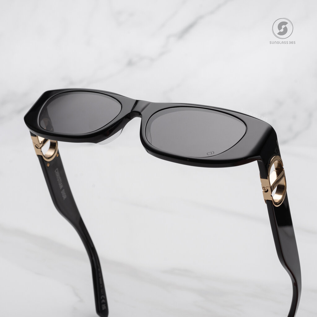 แว่นกันแดด DIOR 30Montaigne S9U 10A0 ราคา 13,900 บาท*ส่งฟรี