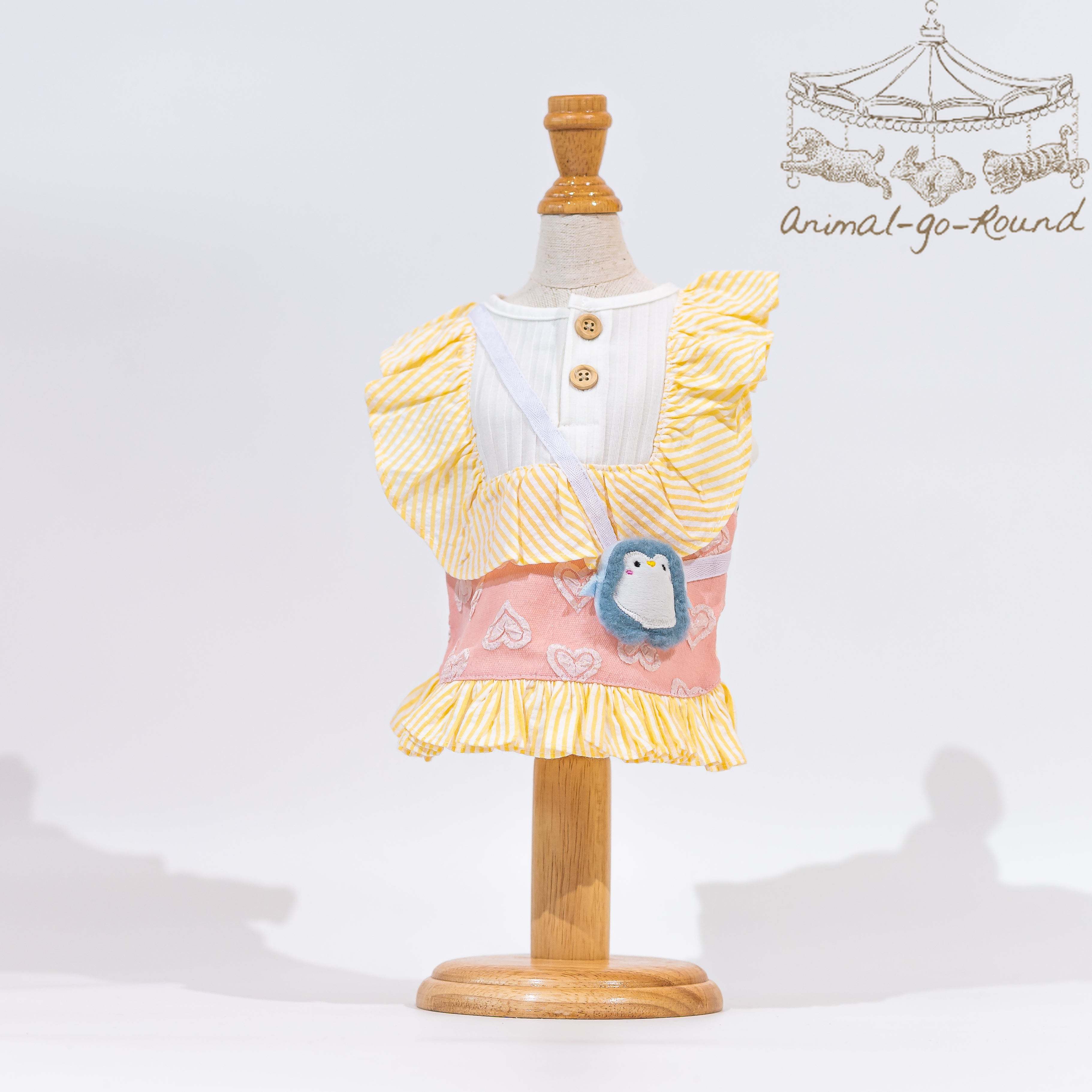 Animal-Go-Round เสื้อผ้าเครื่องแต่งกาย สัตว์เลี้ยง, หมา, แมว, สุนัข รุ่น Lily Luvie ราคา 650 บาท*ส่งฟรี