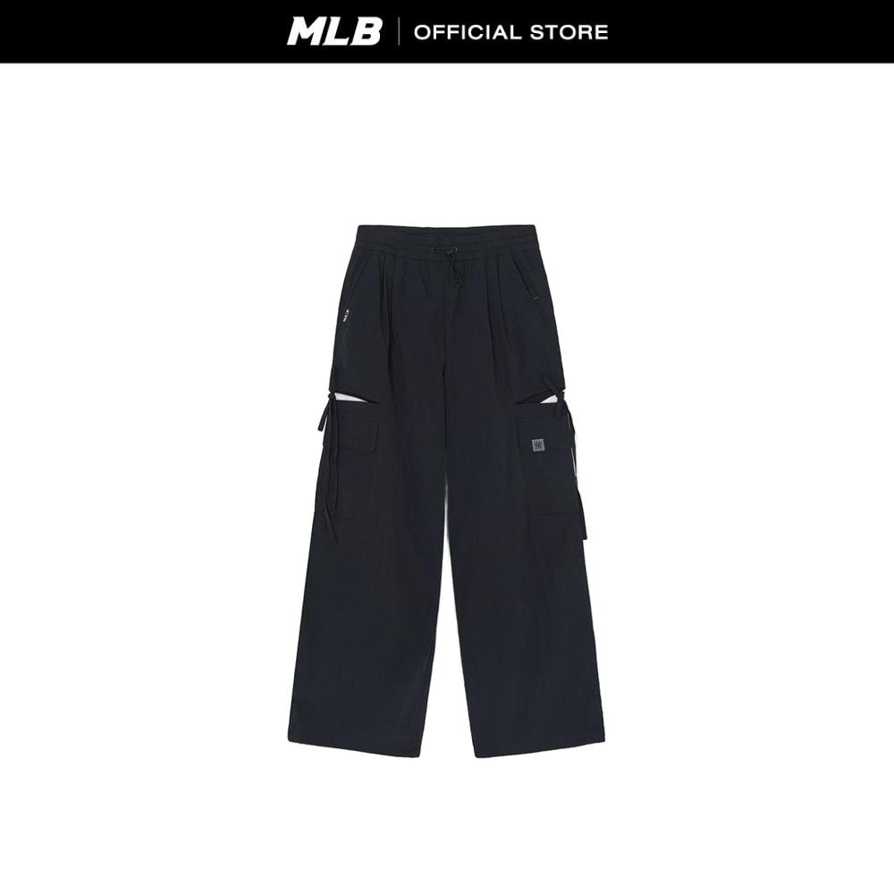 MLB Women Gorpcore Cut-Out Cargo Wide Pants Model 3FWPB0563 50BKS Black ราคา 3,791 บาท*ส่งฟรี