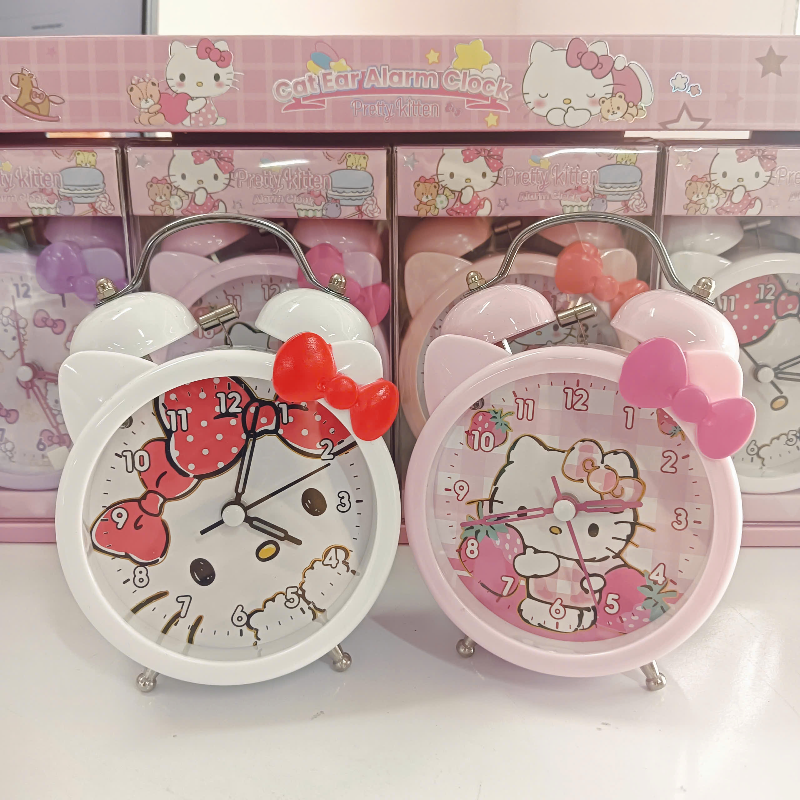 ĐỒNG HỒ BÁO THỨC KITTY XINH XẮN DỄ THƯƠNG THIẾT KẾ NHẸ NHÀNG PHÙ HỢP CHO BÉ GÁI VÀ GÓC HỌC TẬP