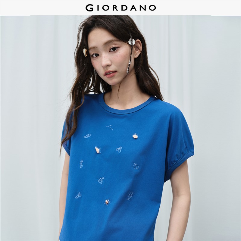 GIORDANO Women T-Shirts Shell Decor Sea Life Embroidery Tee Crewneck Short Sleeve Fashionable Casual T-Shirts 18326515 ราคา 1,679 บาท*ส่งฟรี