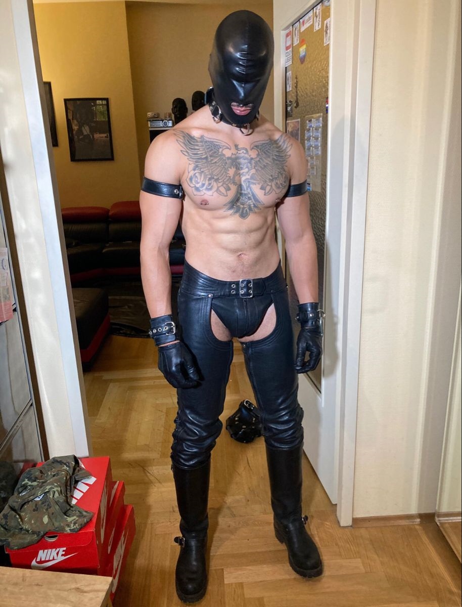 Men Cowboy Chaps Pants with Thongs Leather Pants Sleeves Sexy Ass