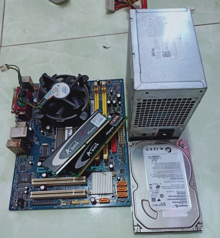 Combo main + Cpu + Ram + MAin + Hdd + Nguồn mua về gắn vào thùng dùng luôn, xem phim lướt web chơi game rất mượt, shop đã cài đặt sẵn chỉ gắn vào là dùng