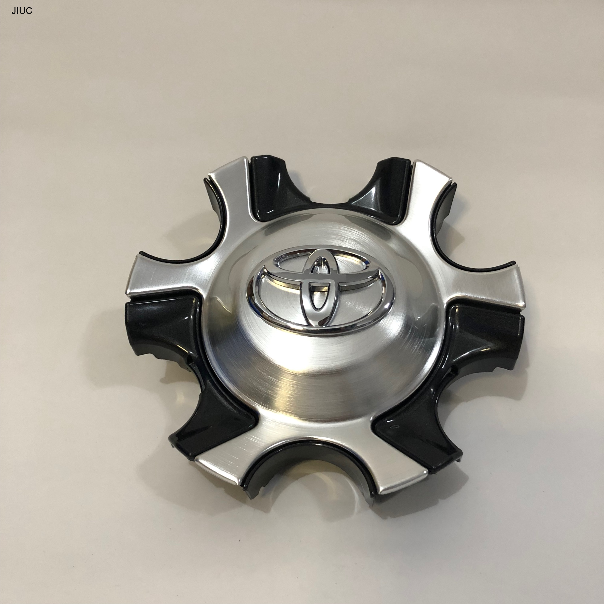 Jc | 1/4 nắp bánh xe toyota chính hãng cho fortuner v/hilux conquest 2016-2020 nắp đậy trục bánh xe