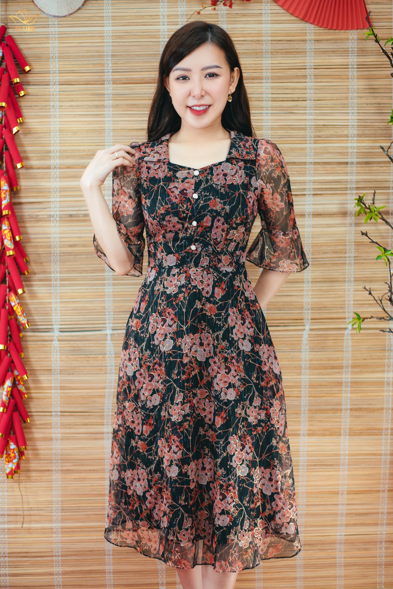 Đầm xòe - đầm trung niên - cổ vuông tim kết nút tay chuông - đen hoa cam - ttv1545