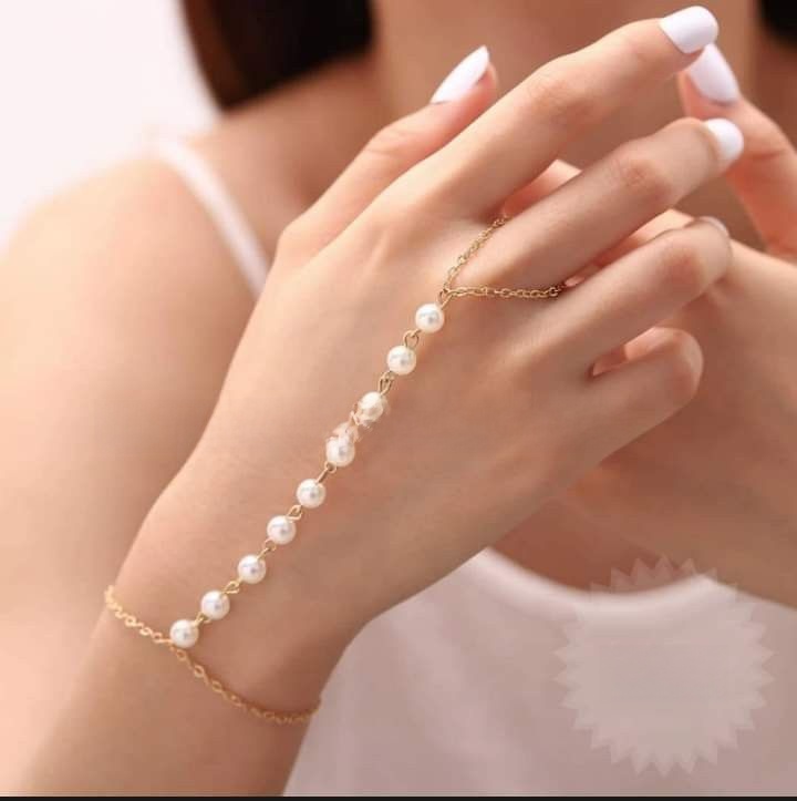 luxurous charming hand piece jewelry