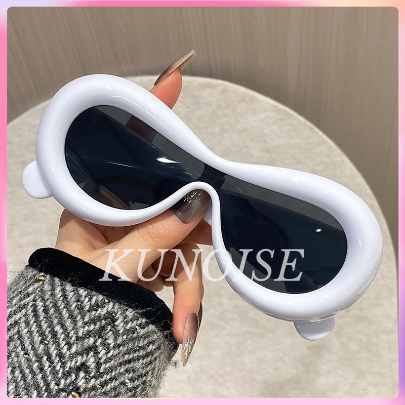 KUNOISE แว่นกันแดดทรงแปลกใหม่แฟชั่นทันสมัย ป้องกันรังสีUV ดีไซน์ใหญ่เหมาะสำหรับผู้ชายและผู้หญิง ราคา 69 บาท*ส่งฟรี