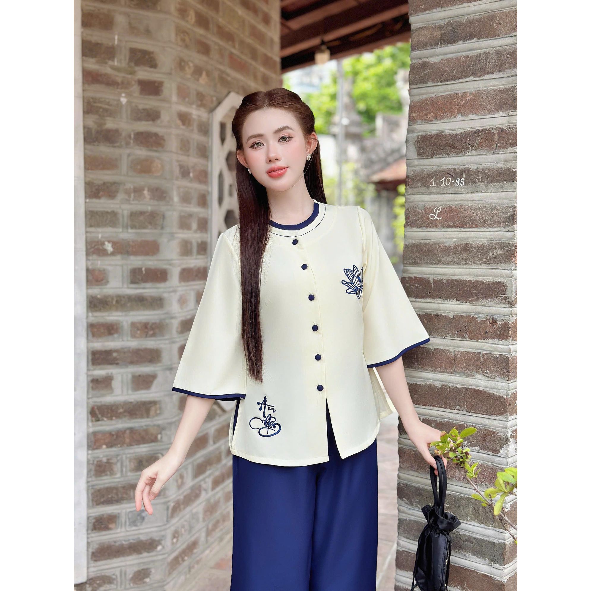 PHÁP PHỤC BỘ LAM THÊU HÌNH HOA SEN AN NHIÊN CHẤT KATE LỤA MỀM NHẸ THANH LỊCH ,TINH TẾ CHO PHÁI ĐẸP