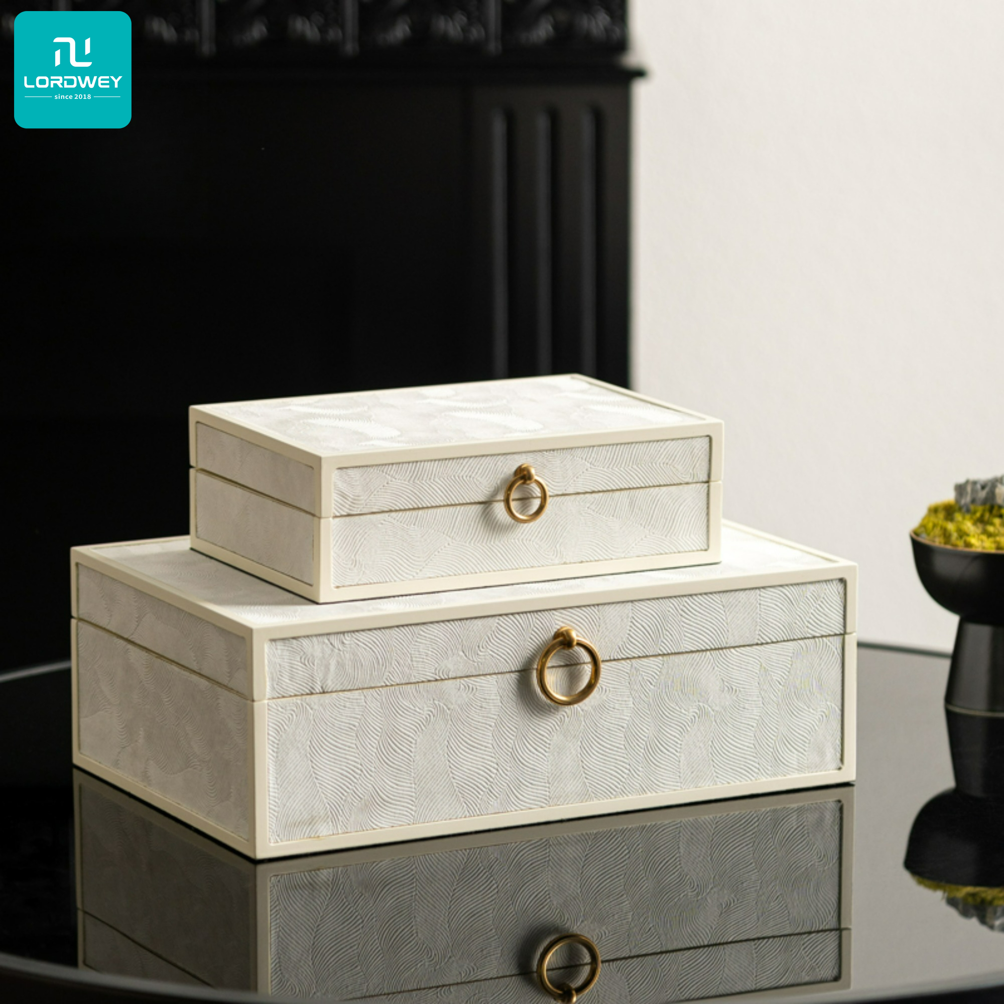 LORDWEY Modern Light Luxury Leather Pull Decoration Box Sample Room Living Room Bookcase White Jewelry Box Decoration ราคา 1,918 บาท*ส่งฟรี