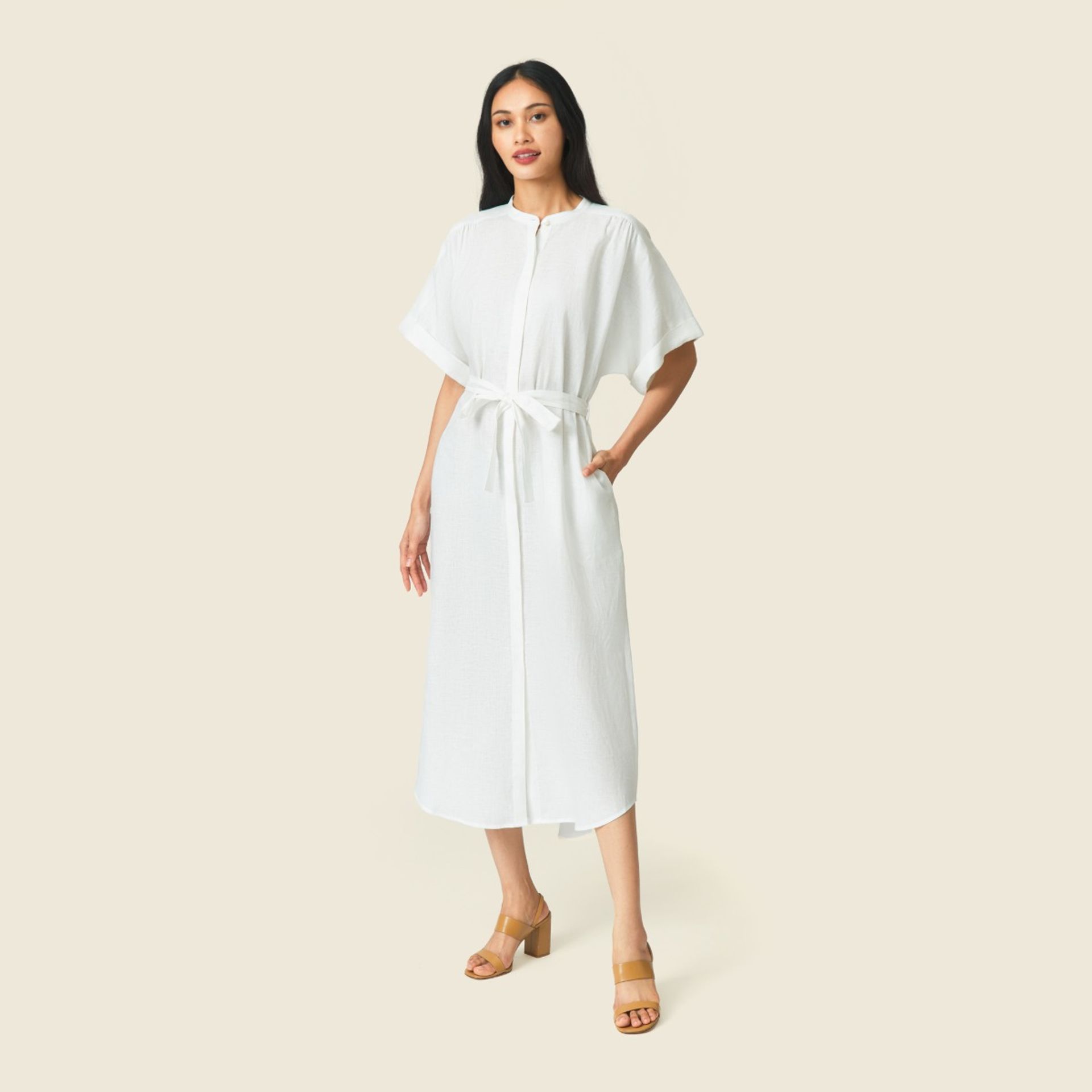 Linen Batwing Sleeve Shirt Dress - White ราคา 1,950 บาท*ส่งฟรี
