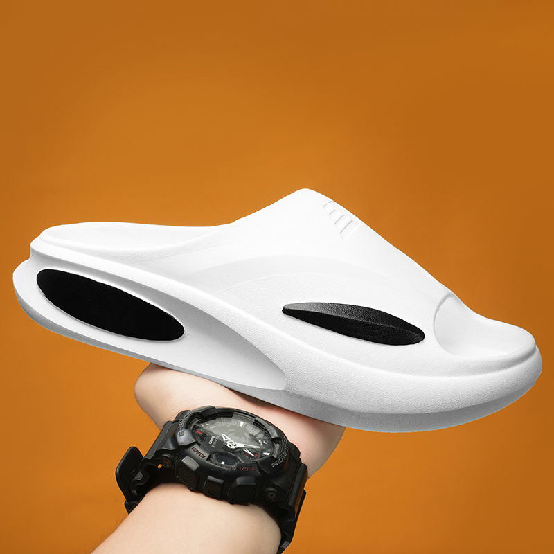 Men's home slippers, comfortable soft sole slippers, patchwork color thick sole beach shoes, anti slip outdoor sports slippers.