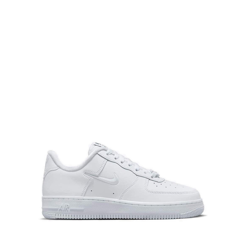 Nike Air Force 1 07 Se Women s Basketball Shoes - White