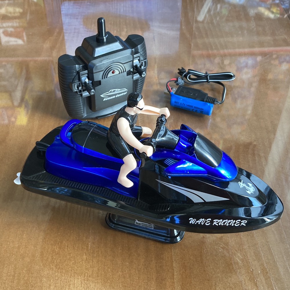 Moto Nước Điều Khiển- Cano điều khiển từ xa Famous Siêu Tốc Độ  Pin Sạc, 2.4Ghz Điều Khiển Xa