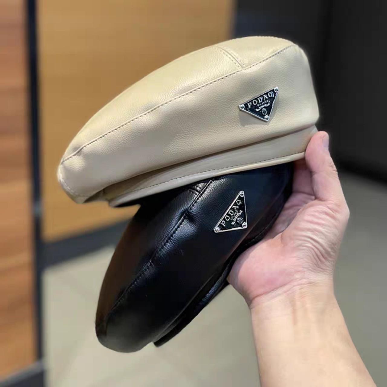 Mũ beret nồi tag tam giác kim loại sành điệu thời trang mới phong cách Hàn Quốc hiện đại