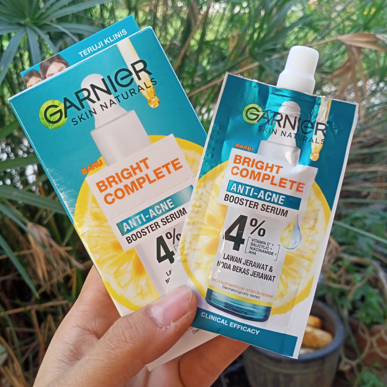 Hộp 6 Gói Serum Garnier Giảm Mụn Sáng Da Skin Naturals Bright Complete Anti-Acne Booster Serum 7.5ml