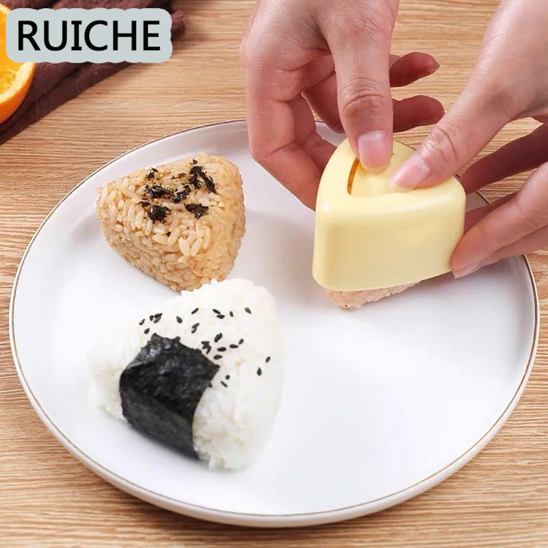 RUICHE Steelfine ใหม่ DIY แม่พิมพ์ซูชิ O nigiri ข้าวบอลกดสามเหลี่ยมซูชิเครื่องทำญี่ปุ่นครัวเบนโตะอุปกรณ์เสริมเครื่องมือ VN ราคา 23 บาท*ส่งฟรี