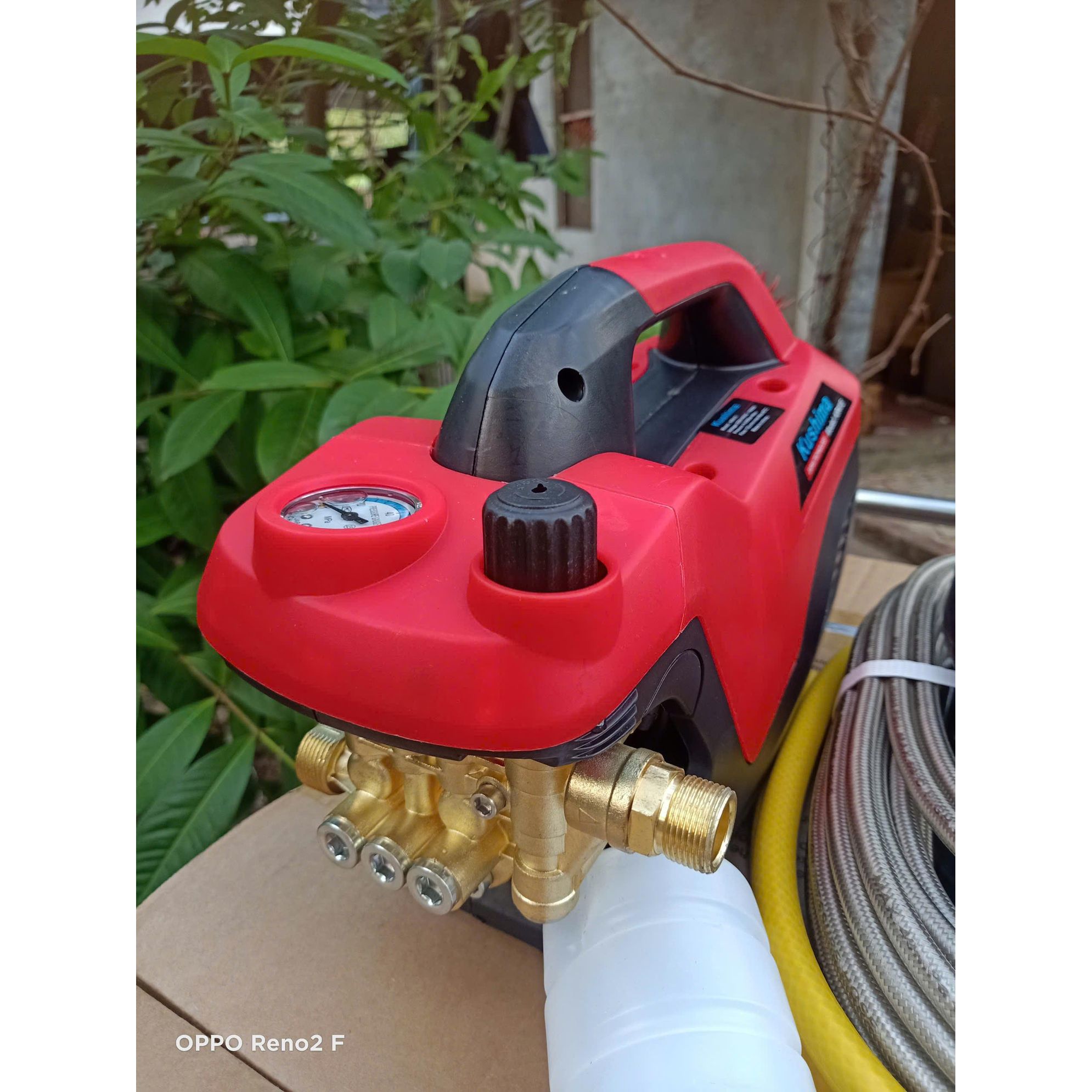 Kushima High-Pressure Car Washer with 3500W Capacity - Anti-Shock Pressure Included Giá 1,236,000 Đồng*Miễn phí vận chuyển