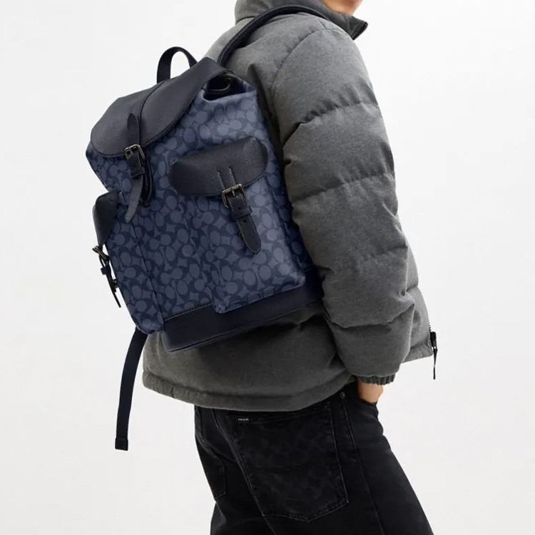 กระเป๋าเป้สะพายหลัง Backpack Coach WARNER หนังเทียมพร้อมหนังวัวและผ้า Regular Men's CW211-QBN2V ราคา 38,511 บาท*ส่งฟรี