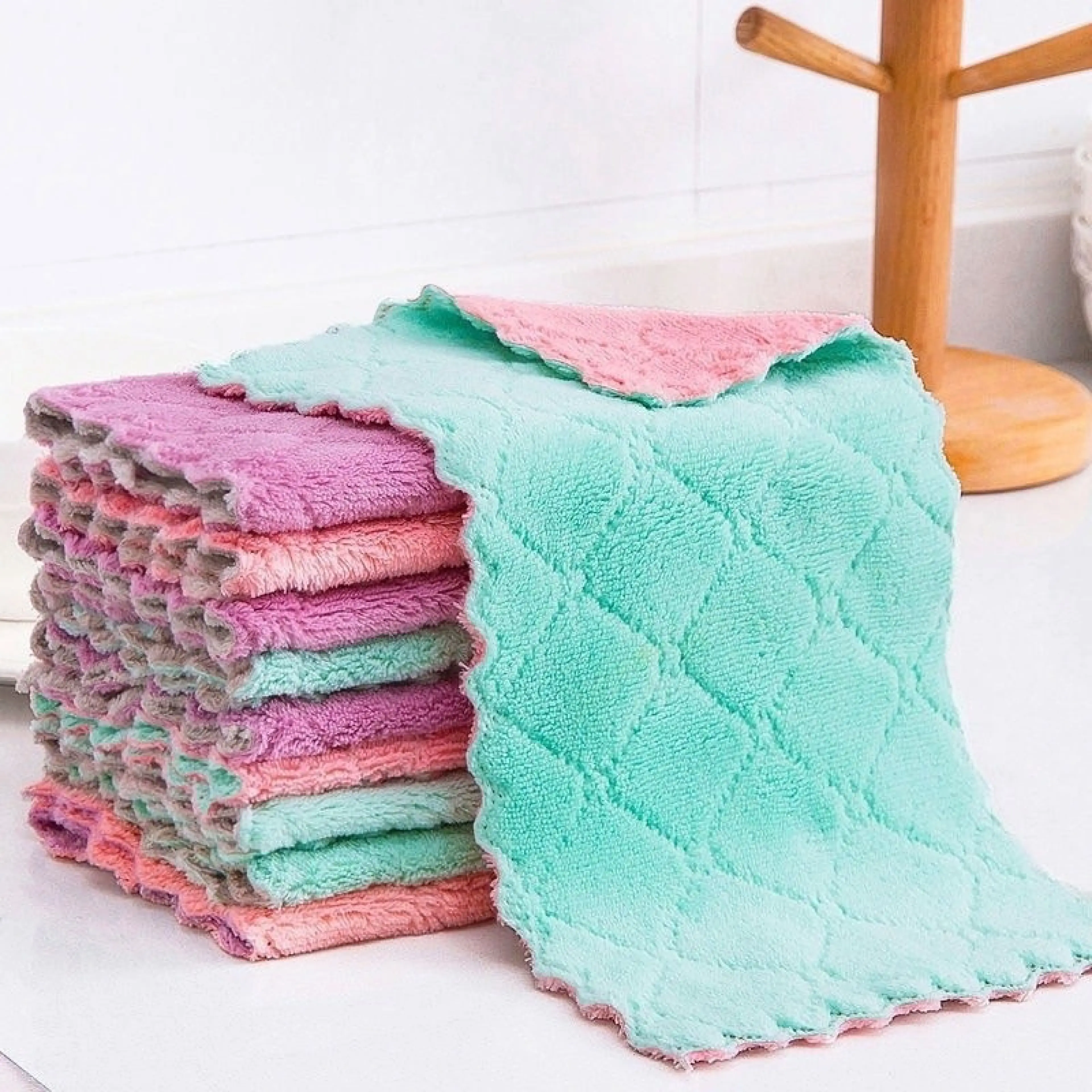ผ้าเช็ดกระจก ผ้าเช็ดรถ ขนาด 25*25cm ผ้าไมโครไฟเบอร์ ไม่ทิ้งคราบ ดูดซับน้ำได้ดี สำหรับเช็ดกระจกและรถโดยเฉพาะ