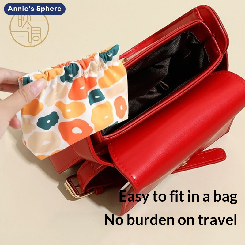 Annie's Sphere Printed Portable Storage Bag Comes with an Elastic Opening and Closing System. Carry Cosmetics, Keys, and Everyday Items in a Neat and Cute Way. ราคา 24 บาท*ส่งฟรี
