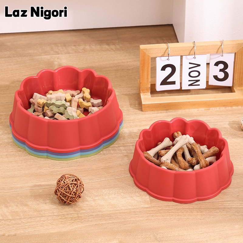 Laz Nigori Stylish Pet Feeding Bowl with Scalloped Edge Design for Dogs and Cats - Durable PP Material ราคา 36 บาท*ส่งฟรี