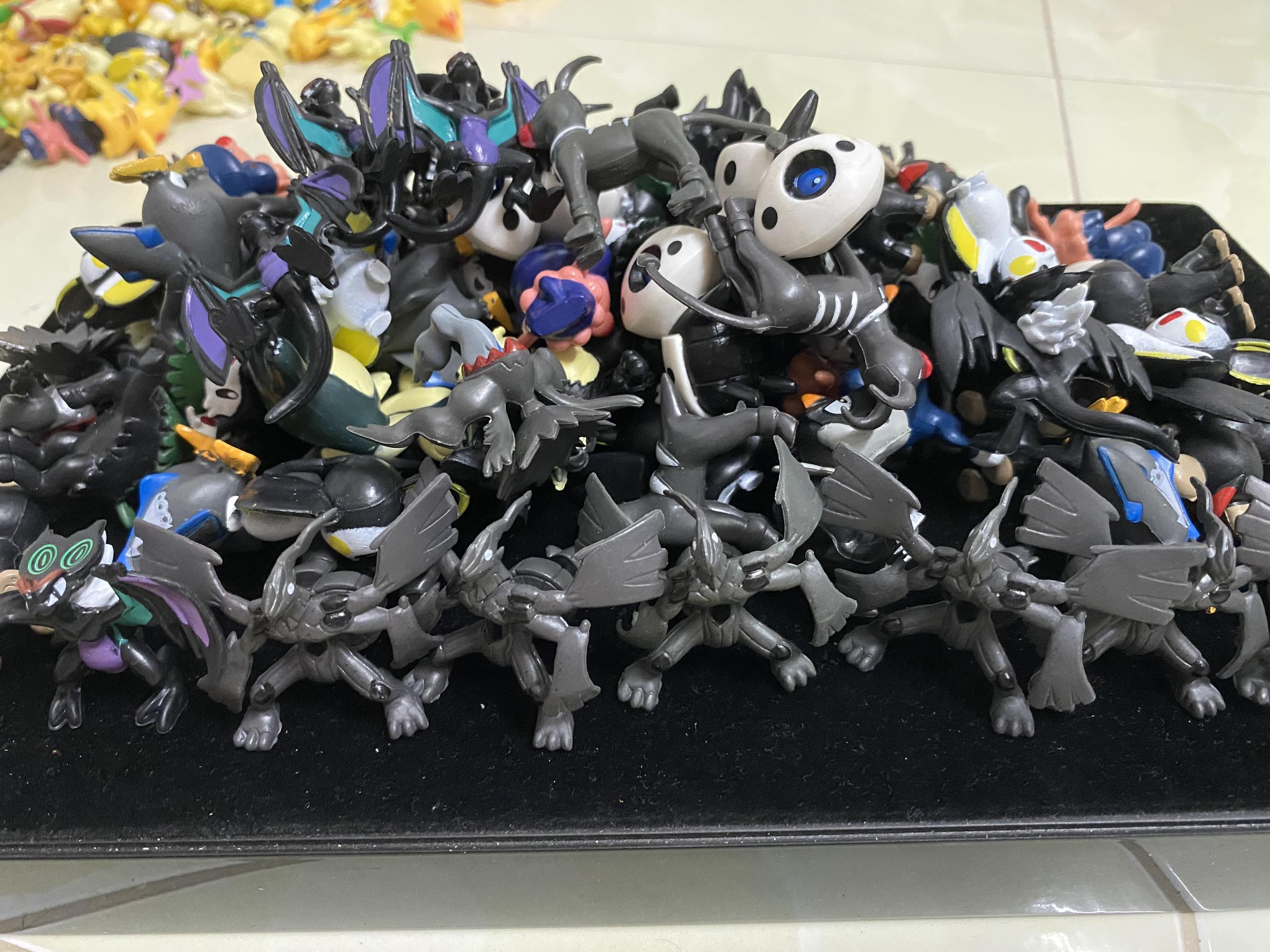 Mô hình pokemon màu đen 5cm