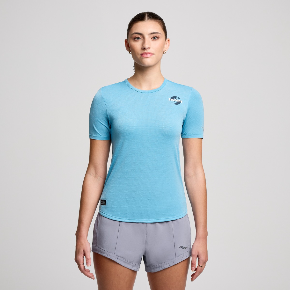 SAUCONY-STOPWATCH GRAPHIC SHORT SLEEVE Women ราคา 645 บาท*ส่งฟรี