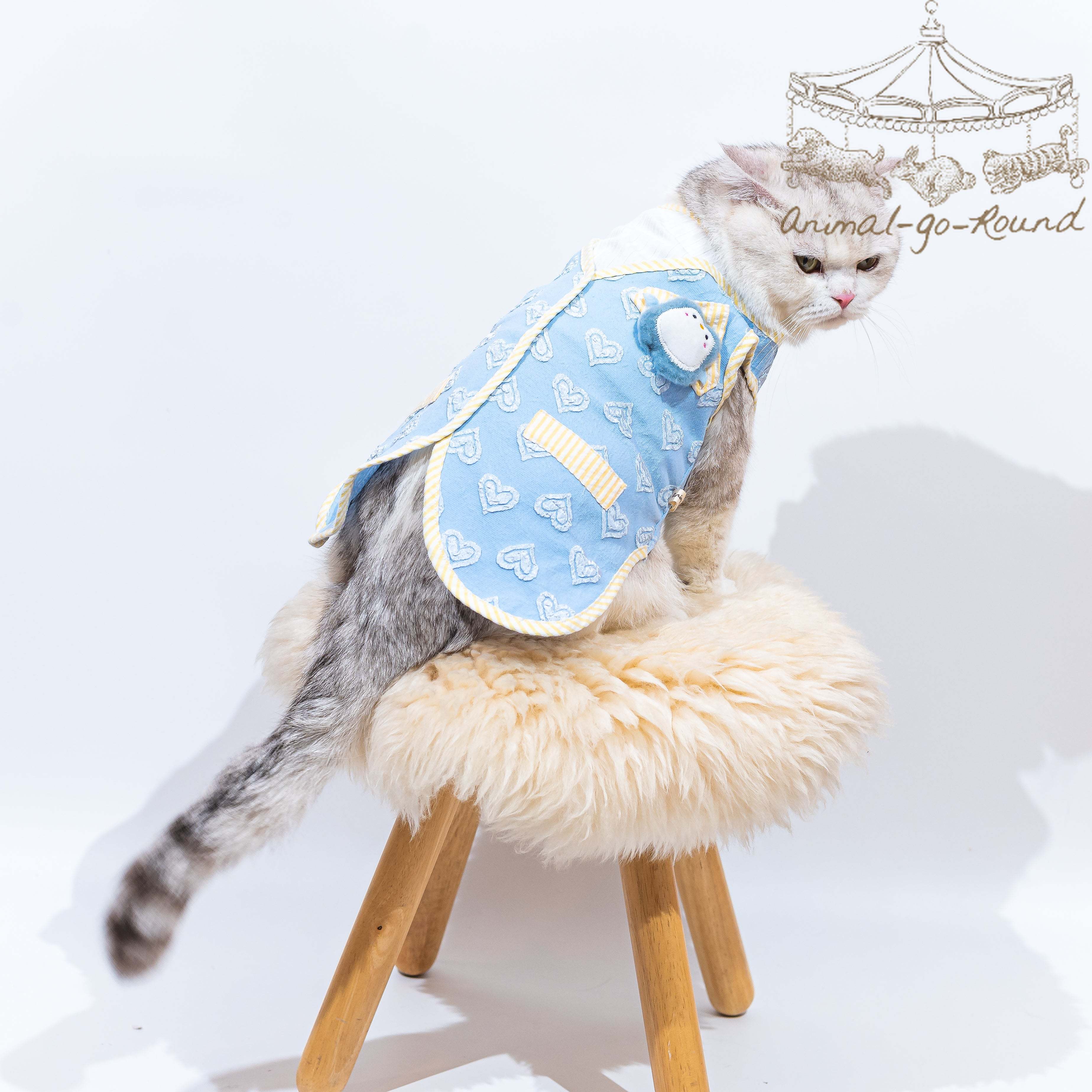 Animal-Go-Round เสื้อผ้าเครื่องแต่งกาย สัตว์เลี้ยง, หมา, แมว, สุนัข รุ่น Leon Luvie ราคา 650 บาท*ส่งฟรี