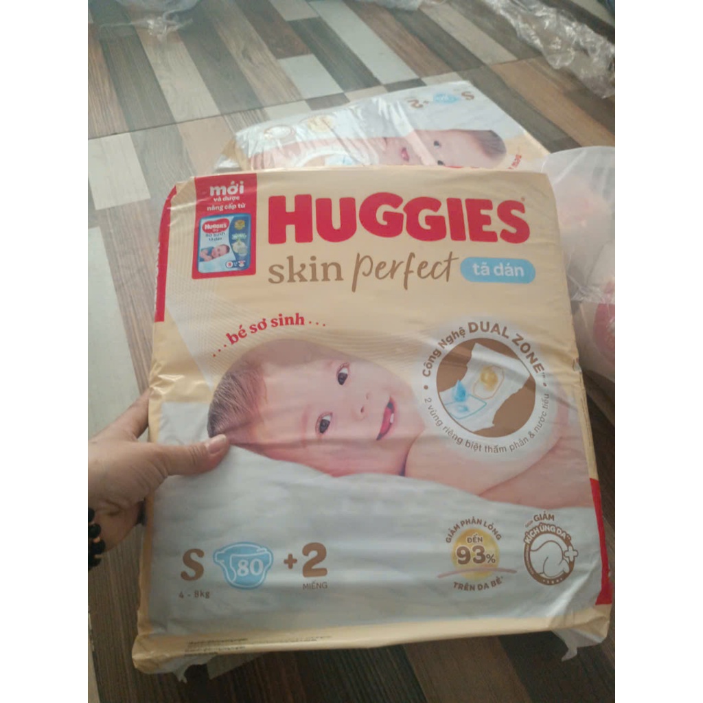 [Tặng 2 miếng] Tã/Bỉm dán sơ sinh Huggies Skin Perfect S80 - 80 miếng