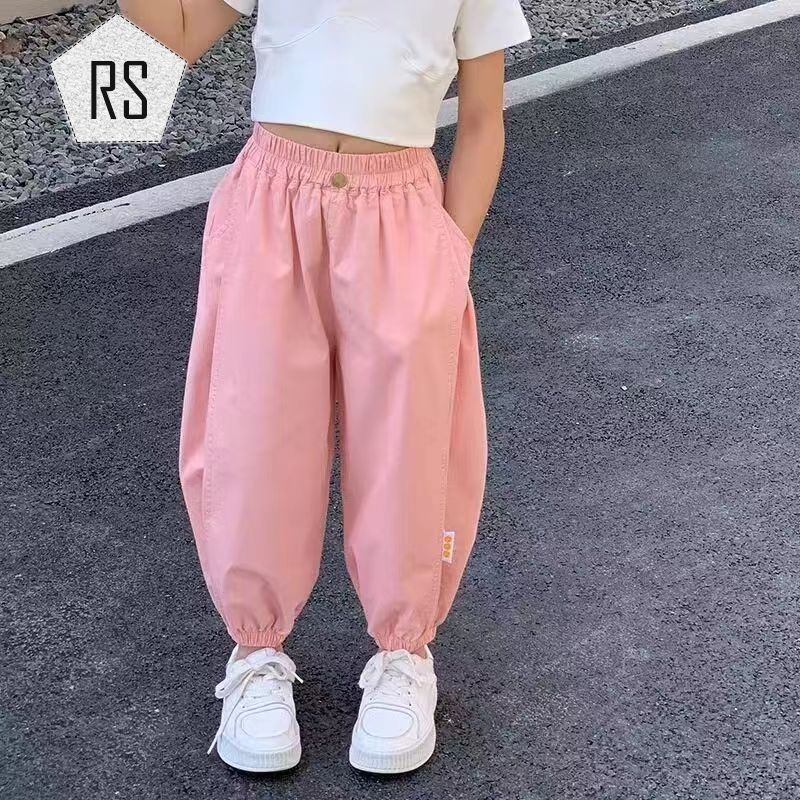 REALSELF กางเกงเท่ๆเด็ก กางเกงเด็กหญิง การออกแบบที่ทันสมัย สาวฤดูร้อนใหม่บางสบายๆกางเกงฮาเร็มที่เรียบง่ายชุดกีฬาผู้หญิง24911 ราคา 210 บาท*ส่งฟรี