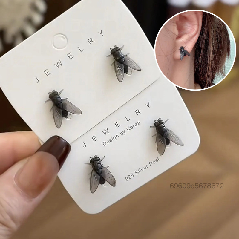 ต่างหูซิลิโคนบินตลก - ของขวัญเล่นตลกจำลองสำหรับเพื่อน ราคา 70 บาท*ส่งฟรี