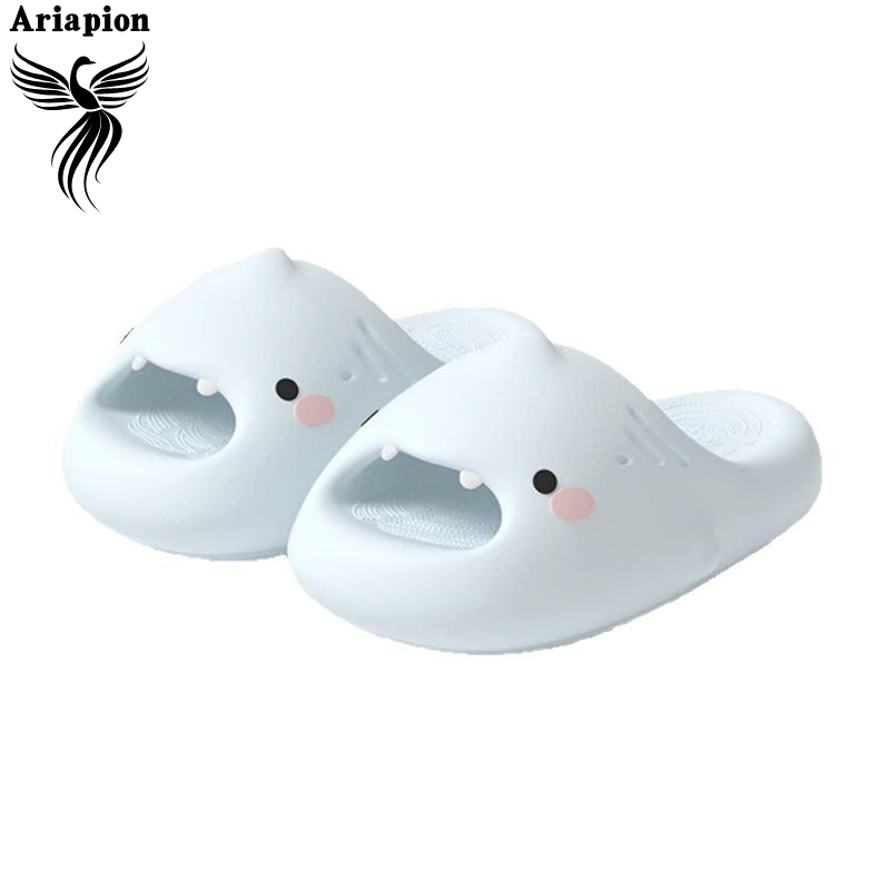 AriaPion丨Cute Shark Slippers for Women Summer New Couple Cartoon Slippers ราคา 89 บาท*ส่งฟรี