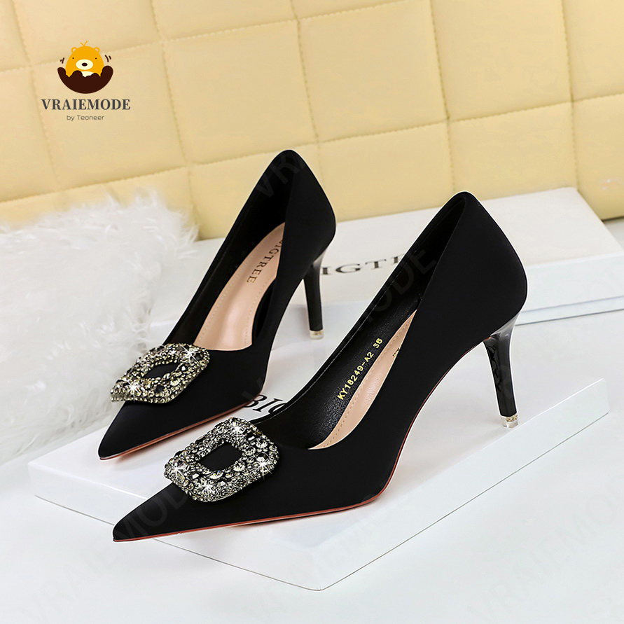 Fashion High-Heeled Shoes Woman Pumps with square crystal buckle High Heels Stiletto Party Women Shoes ราคา 1,008 บาท*ส่งฟรี