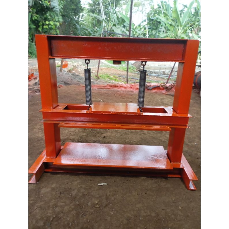 Alat pres plat nomer pres kulit dan lain lain Harga 1,325,000 rupiah*Gratis Ongkir