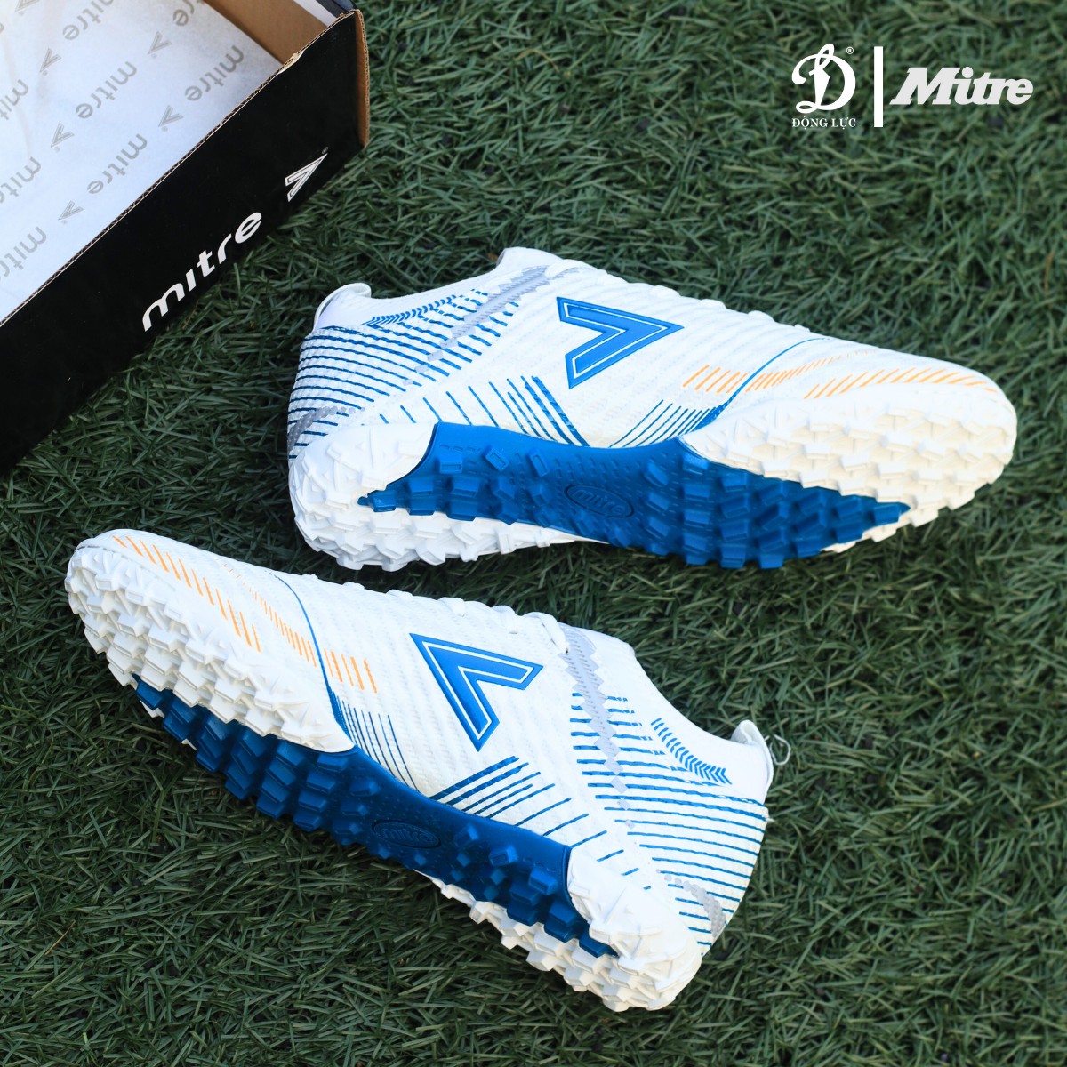 Giày đá bóng sân cỏ nhân tạo mitre MT 230727 Chính hãng Dành Cho Chân Bè To 3 màu thể hiện mạnh mẽ
