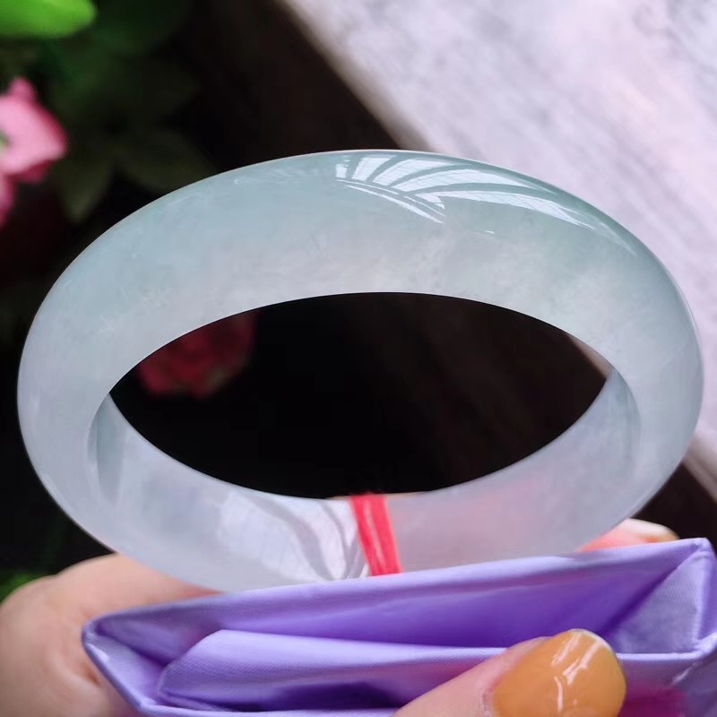 Vòng tay ngọc bích tự nhiên Miến Điện Laokeng A hàng hóa băng sáp màu xanh lá cây đậm nổi hoa mặt trời nhạt màu xanh lá cây ngọc bích vòng tay